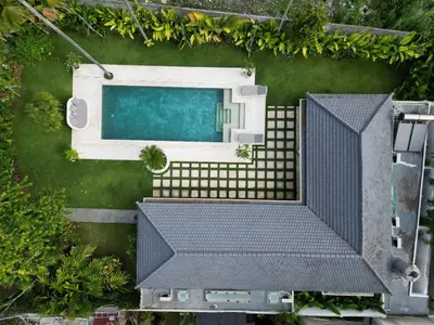 an overhead view of a swimming pool in a yard at Villa Vulla in Seminyak