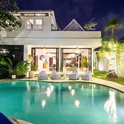 Monroe 3BR Luxury Villa Seminyak BREAKFAST INCL Netflix Private Pool 900m to Beach
