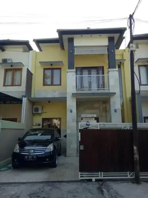 a car parked in front of a house at Tambak Sari Villa in Jimbaran