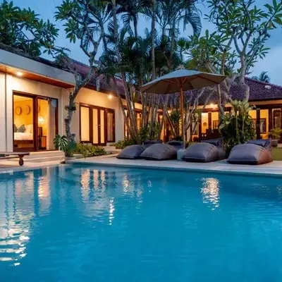 An Amazing 6BDR Private Family Villa with Pool