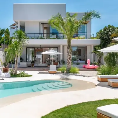 Berawa Breeze - Chic 4BR Beachside Oasis with Sauna
