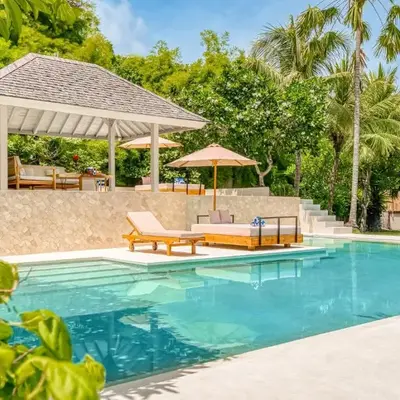 Spacious 2 Villas combined 9 bedrooms 2 pools