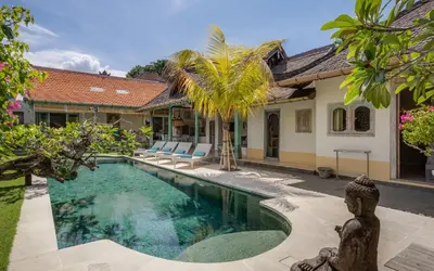 an image of a villa with a swimming pool at Villa Aisis Seminyak in Seminyak