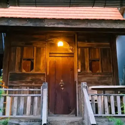 Queen's Cabin