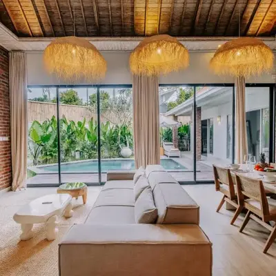 Stylish 3BR Villa in Central Berawa Canggu - near Finns
