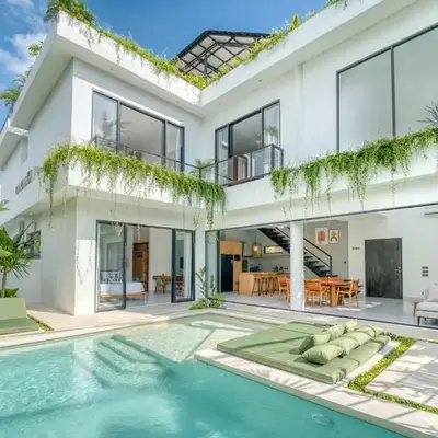 Rooftop Villa Elegant 4BR Retreat in Umalas