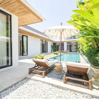 Villa Amie Elegant 5BR with Pool & Rooftop Umalas