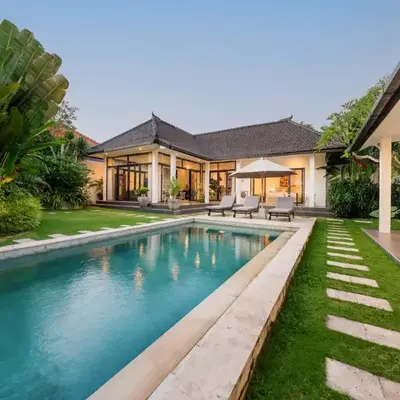 Elegant Modern 4BR Retreat in the Heart of Berawa