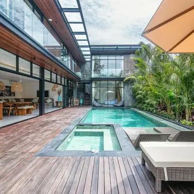 Exquisite 6-Bedroom Retreat