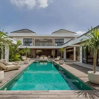 Villa Selena Space Luxury 4BR 15m Pool BBQ Staffed