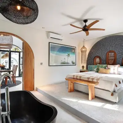 WH18 Luxury Loft Villa with Pool & Office