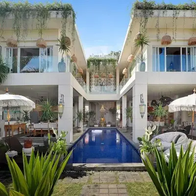 5 min walk to Seminyak Beach - Architect Designed Luxury Villa - Private Butler & Breakfast