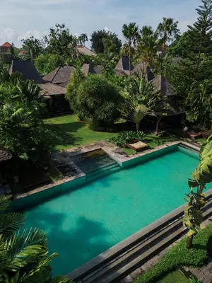 an overhead view of a swimming pool in a resort at Villa Jasli in Canggu