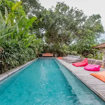 Wahyu wonderful 4Bd villa with huge garden and 2 pools