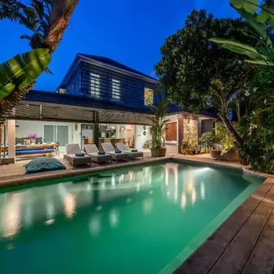 Villa Alchemy Private 4 BR Eat Street 10 steps to Revolver Cafe